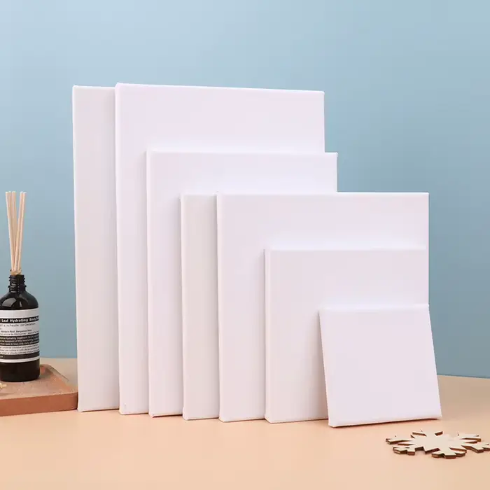 Toile d'artiste carrée vierge blanche