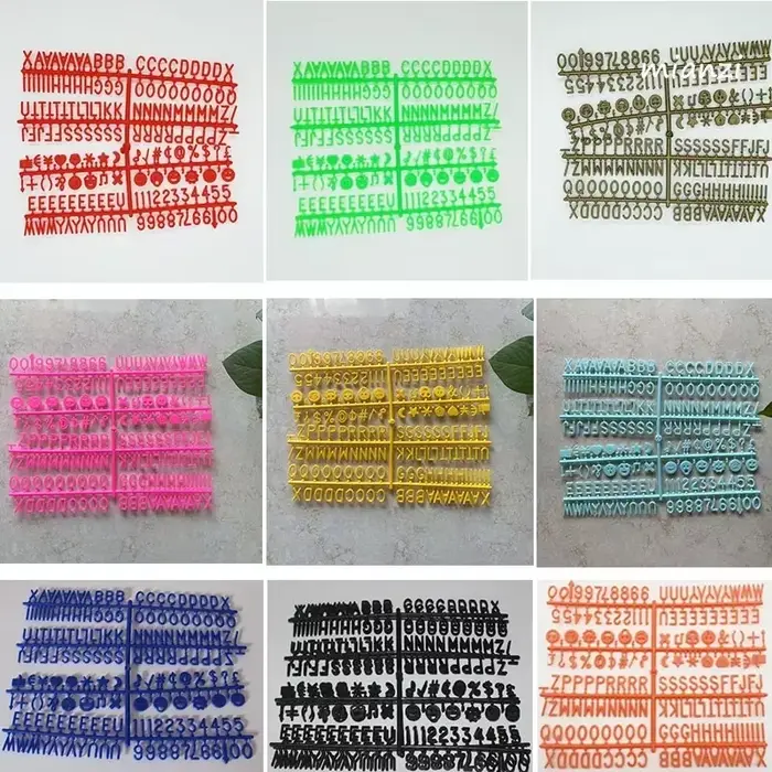 Lettres colorées de tableau de feutre