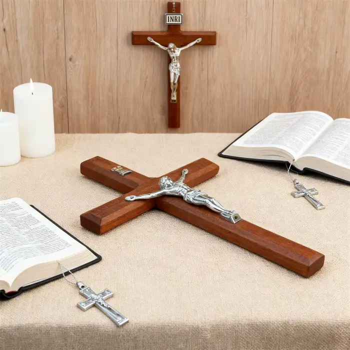 Croix catholique en bois de 7.8 pouces