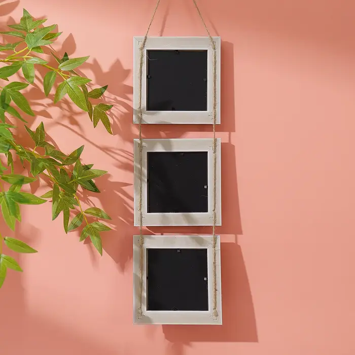 Trois cadres photo vintage en plastique