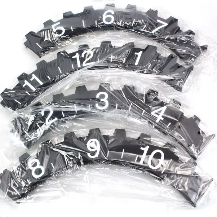 Maison créative classique de l'horloge à cloche continentale