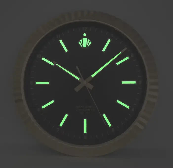 2025 Horloge murale classique lumineuse de luxe Quartz silencieux horloges murales de rôle moderne sans tic-tac