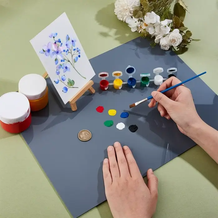 Palette de peinture en verre grise