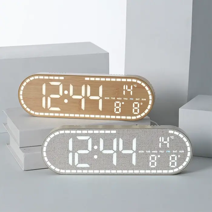 Horloge murale numérique avec affichage de la température et de la date