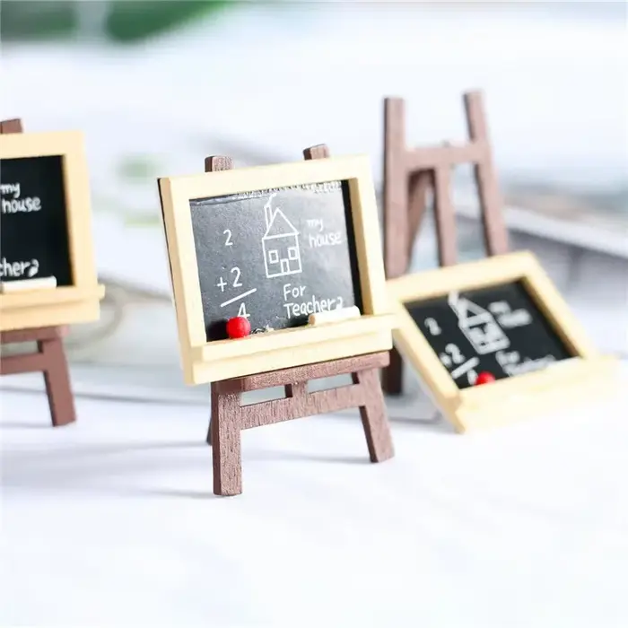 Tableau noir en bois à l'échelle 1/6 1/12