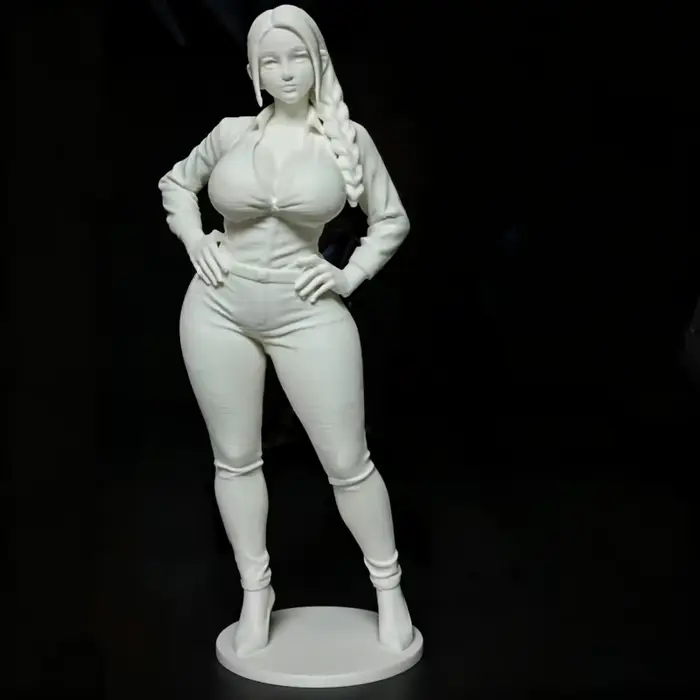 Sculpture féminine blanche imprimée en 3D
