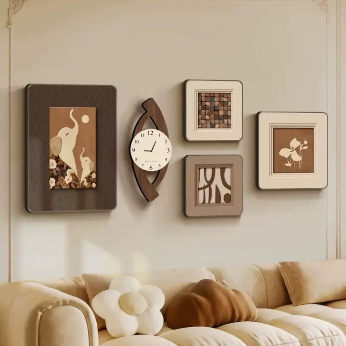 Horloge murale en bois vintage