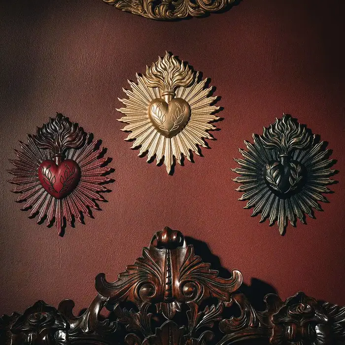 Décor mural en forme de cœur gothique