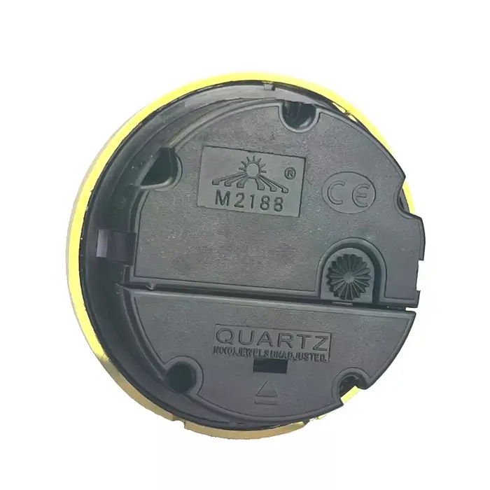 Horloge artisanale à mouvement à quartz