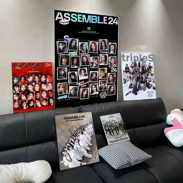 Poster Kpop futuriste Band T-TripleS ASSEMBLE24