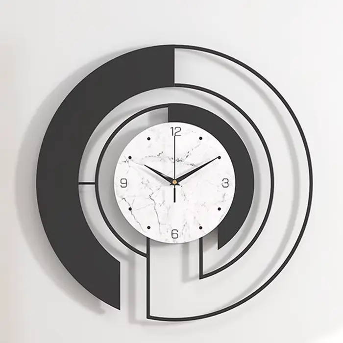 Horloge murale dorée, Art décoratif pour salon et entrée, Cadre métallique, Horloge silencieuse sans