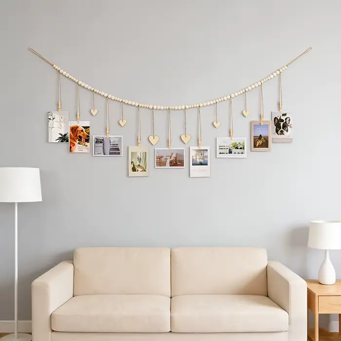 Décoration murale pour photos suspendues - Guirlande rustique bohème en perles de bois avec 9 pinces