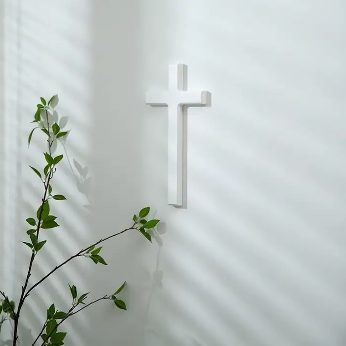 Croix de mur en bois pour la décoration intérieure