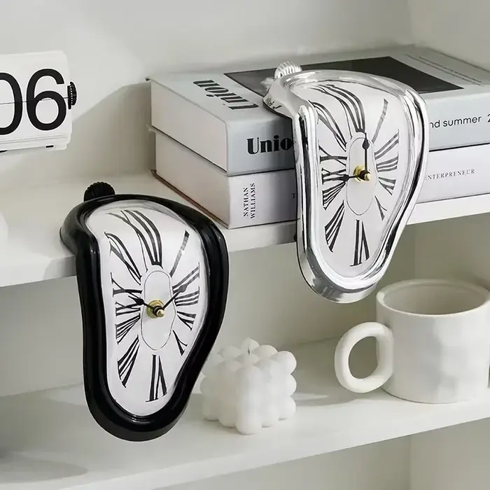 2024 nouveau roman surréaliste fusion déformée horloges murales