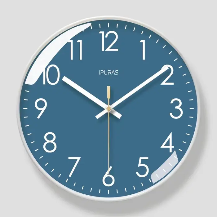 Horloge murale à quartz au design moderne