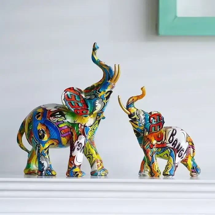 Statue d'éléphant de peinture nordique