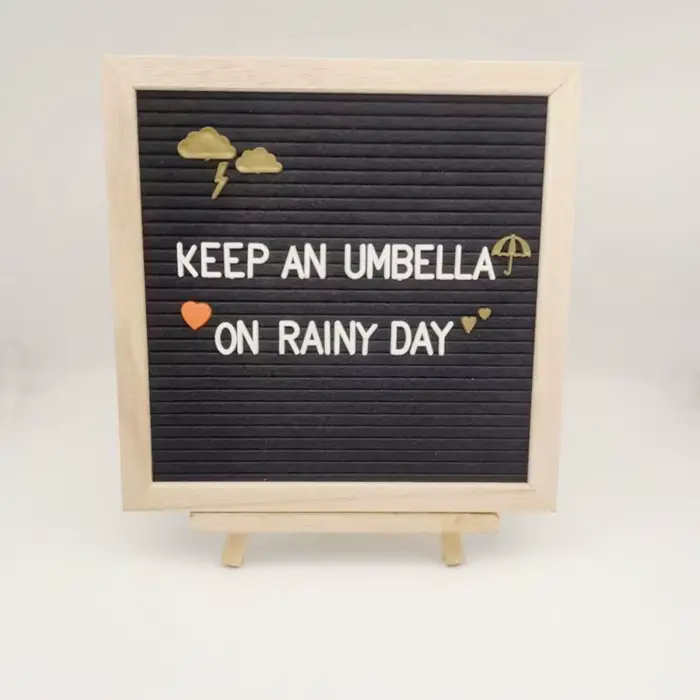 Tableau d'affichage multifonctionnel en bois avec lettres