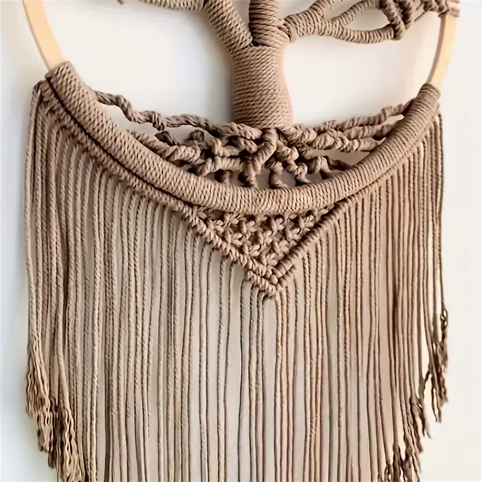 Mur en macramé tissé à la main