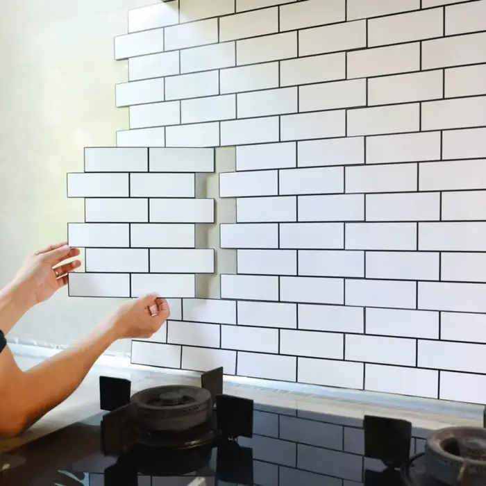 Papier peint auto-adhésif pour rénovation murale