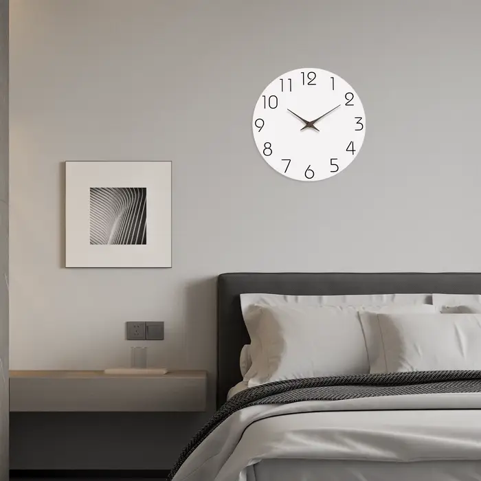 Horloge murale simple en bois blanc pour salon