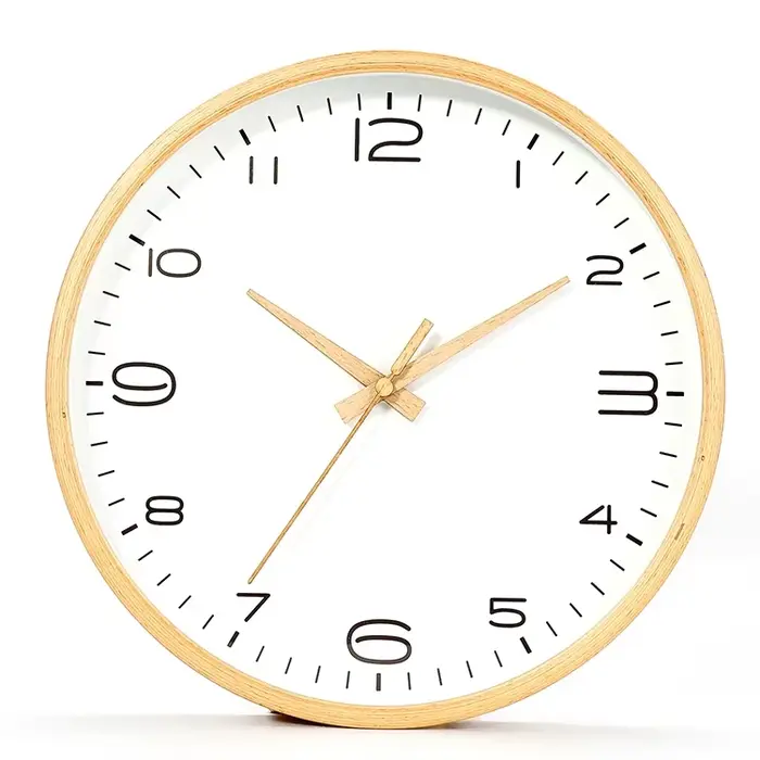 Horloge murale nordique en bois