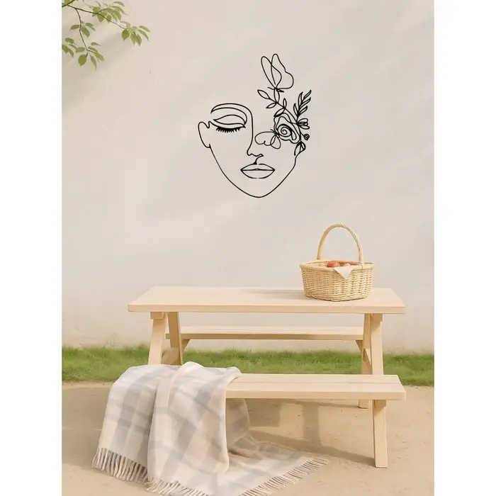 Art mural en métal abstrait représentant un visage de femme | Décoration d'intérieur moderne