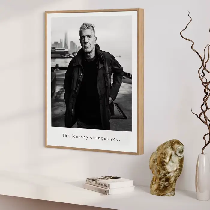 Affiche sur toile « Manger dans un restaurant local ce soir » Anthony Bourdain