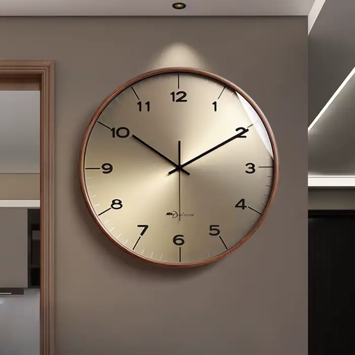 Horloge murale en bois massif simple moderne
