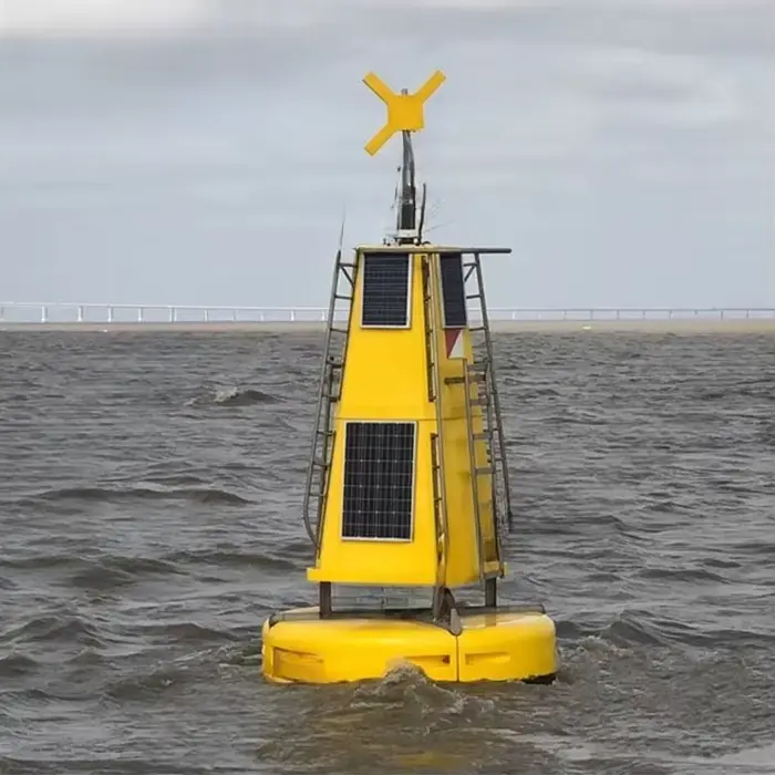 Panneaux de navigation et bouées auxiliaires du rivière marine et du lac