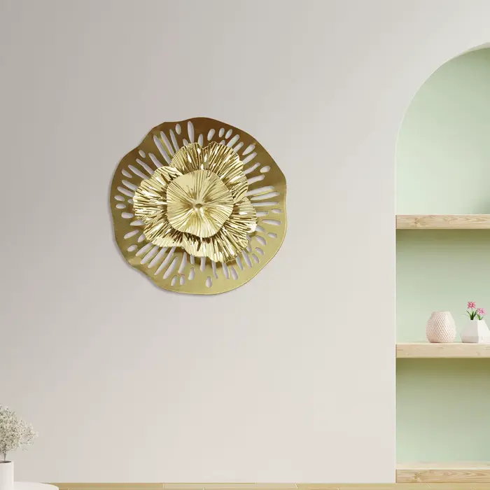 Disque irrégulier en métal pour décoration murale