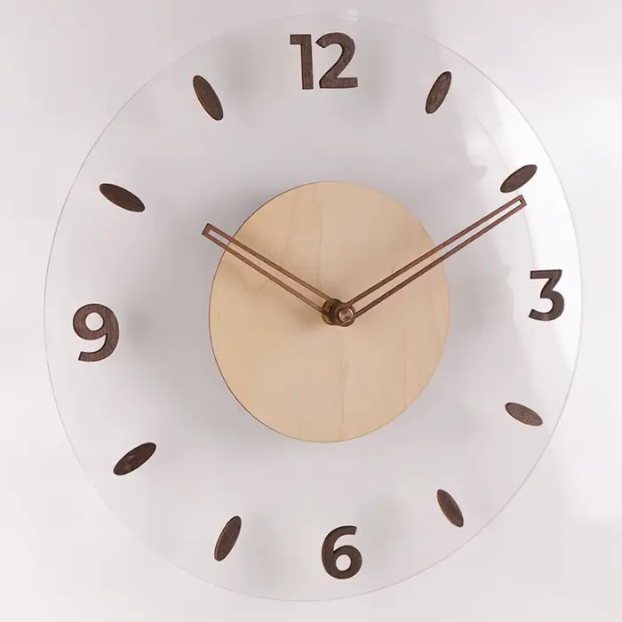 Horloge murale en bois massif