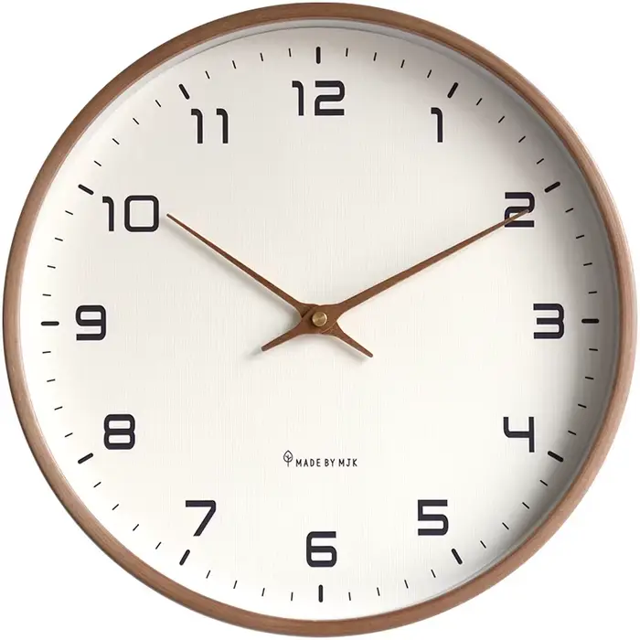 Horloge murale nordique en bois massif