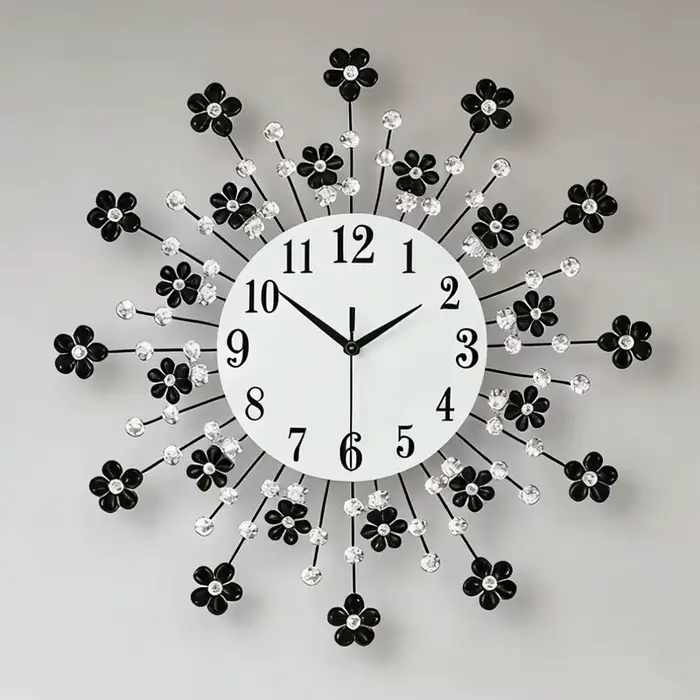 Horloge murale en fer forgé