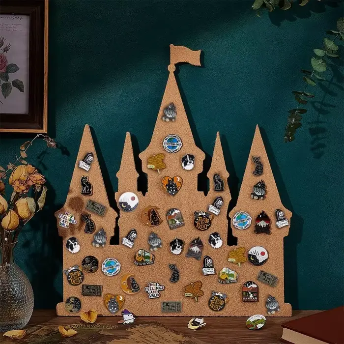 Tableau d'épingles de château, panneau de liège 14.2x11.8 pouces, panneau d'affichage de Bulletin, présentoir de bijoux, plateau en liège pour Collection de broches
