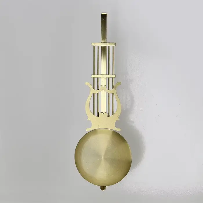 Pendule en métal de Style européen