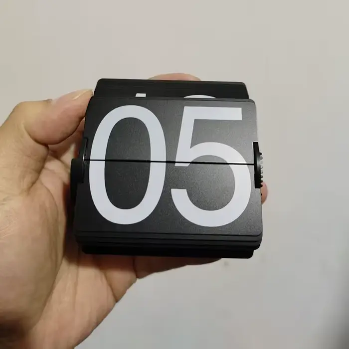 Lame de minute d'horloge tournante de page