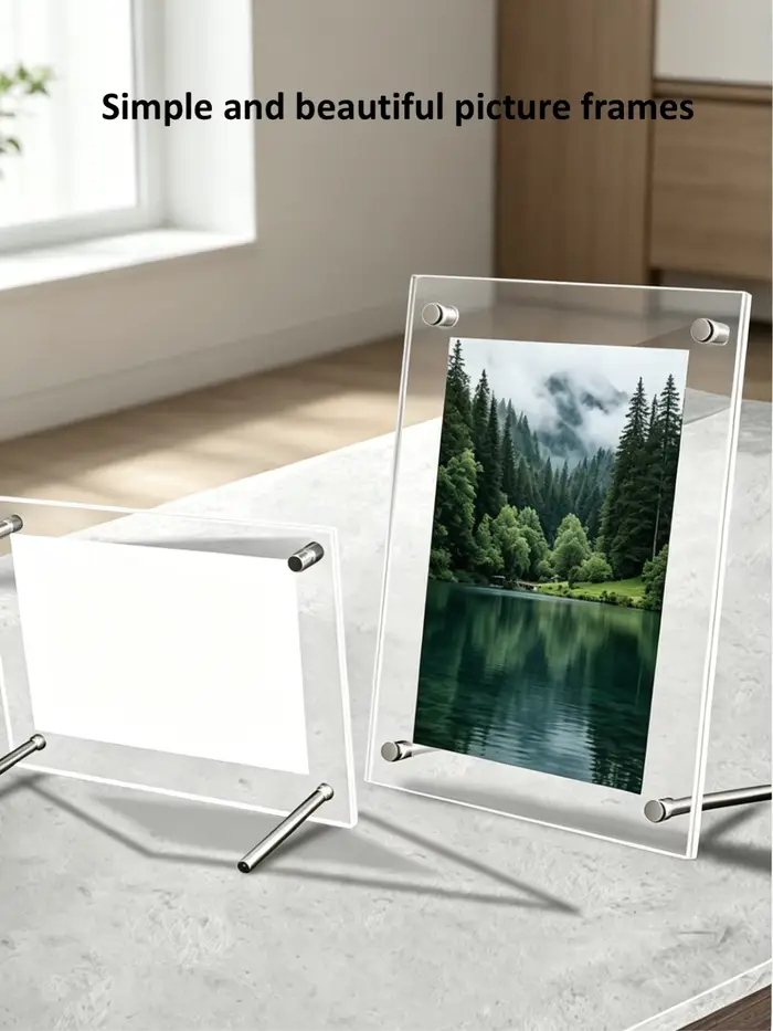 Un cadre photo en acrylique de 6 pouces. Transparent et au style épuré