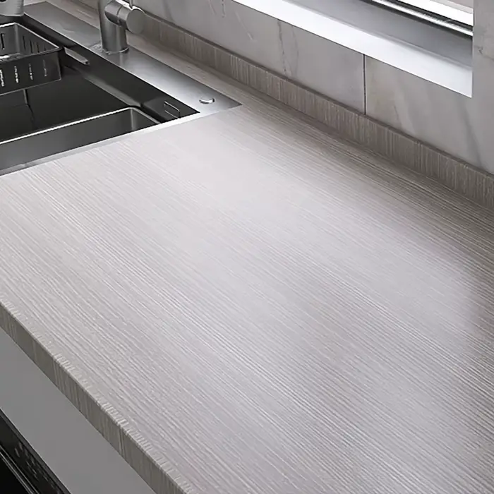 Papier peint à grain de bois à décoller et à coller – Film auto-adhésif imperméable et résistant à l'huile pour cuisine, salle de bains, rénovation de meubles