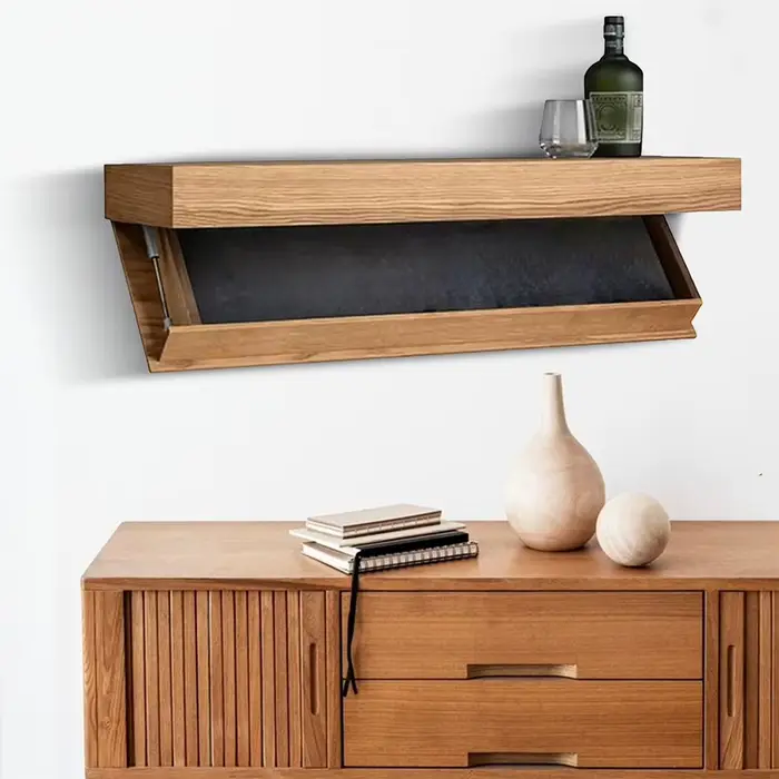 Étagère murale en bois avec compartiment secret
