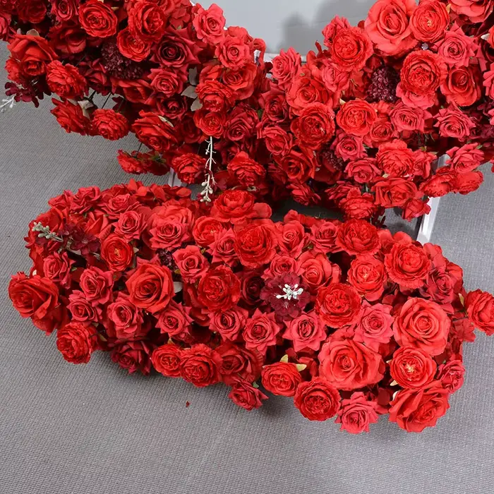 Cadre en forme de cœur rouge