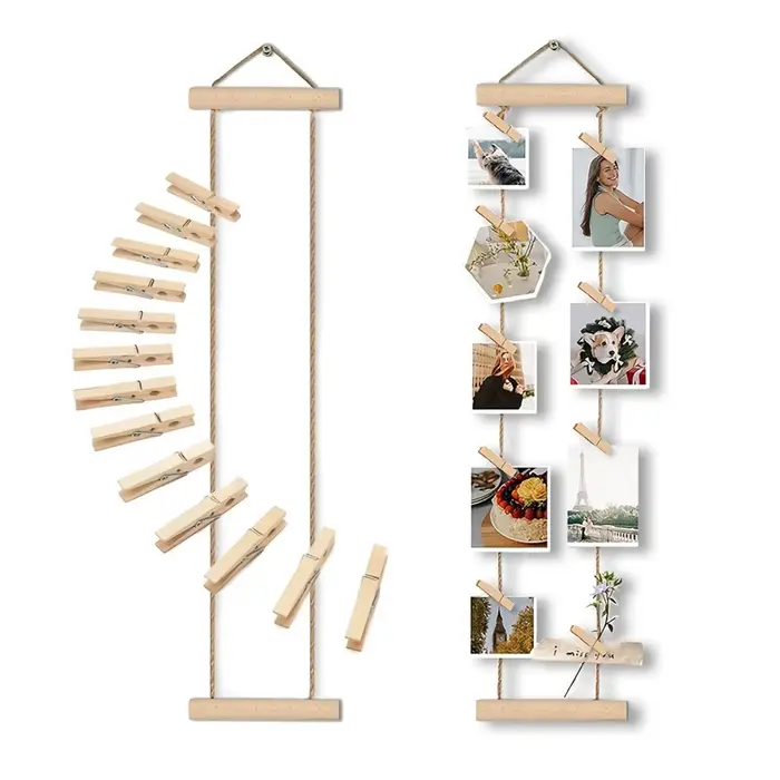 Photos en bois suspendues au mur avec pinces à corde