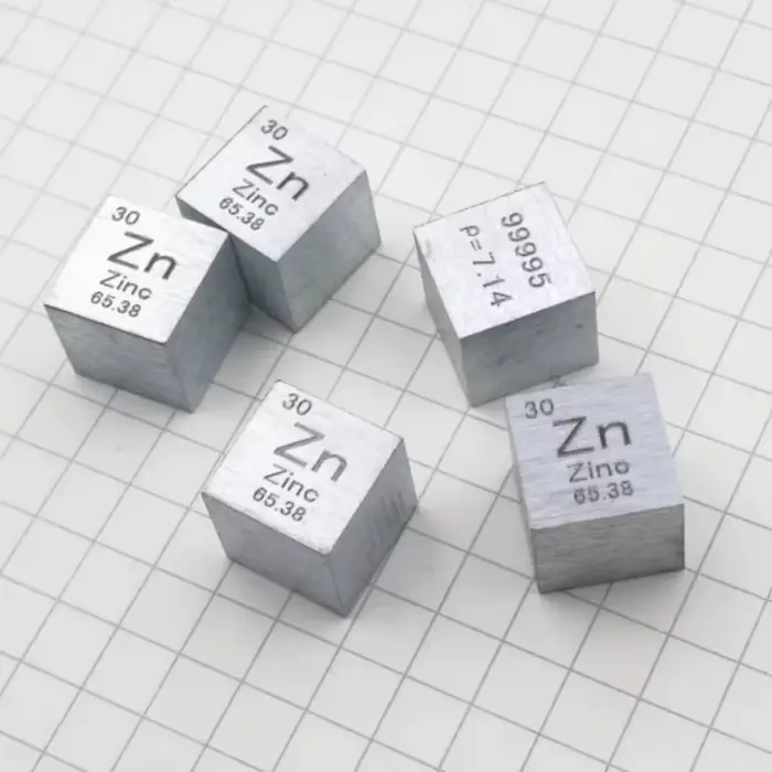 Ornement Cube en Zinc, Collection en métal