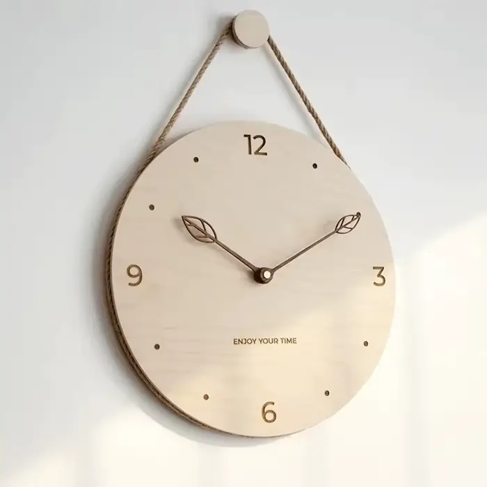 Horloge murale nordique en bois