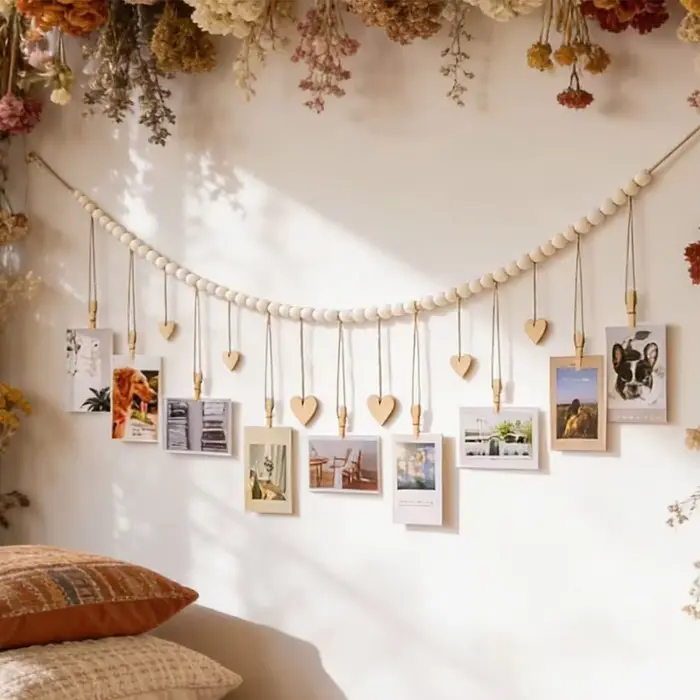 Chaîne murale porte-photos en bois avec clips à pompons et perles pour décoration
