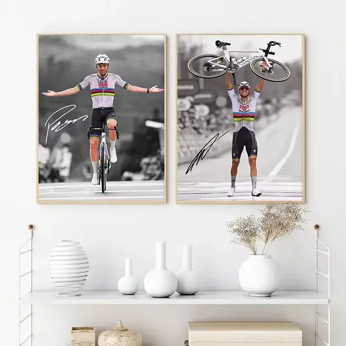 Affiches de Champion du monde de cyclisme Tadej Pogacar