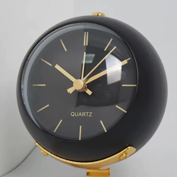 Horloge de bureau électronique créative nordique