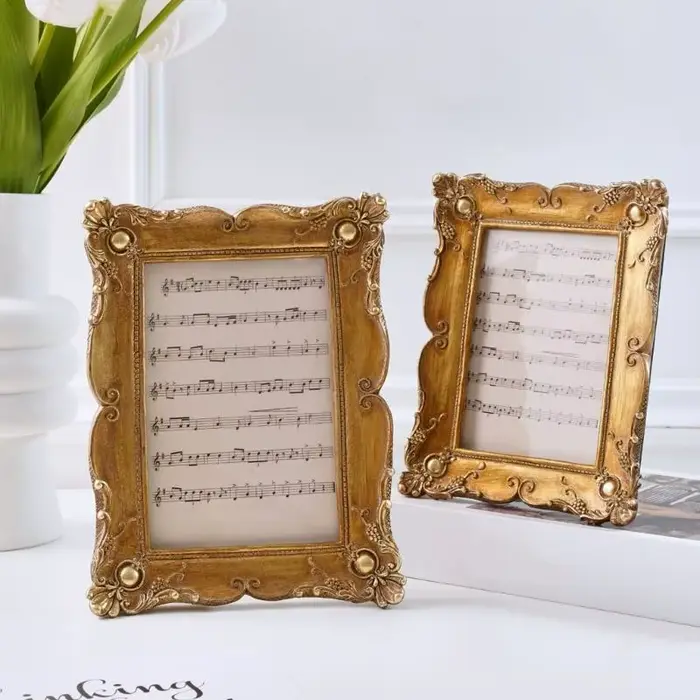 Cadre Photo Antique sculpté en or