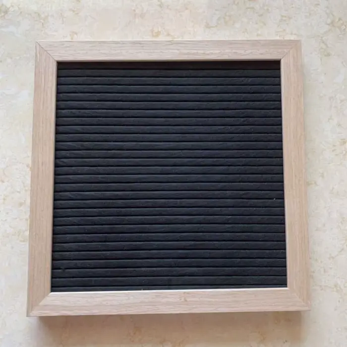 Tableau de messages en bois multifonctionnel avec symboles interchangeables