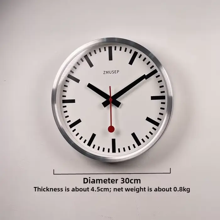 Horloge murale en métal de luxe