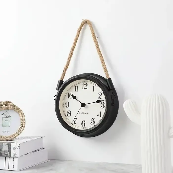 Horloge murale en métal 3D créative